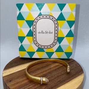 Stella & Dot Ansley Gold Bangle Bracelet